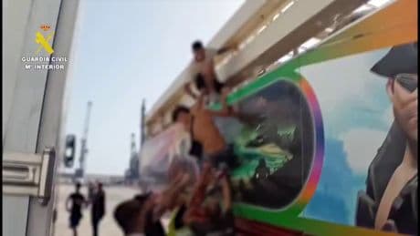 Localizan a 31 migrantes escondidos en atracciones de feria en Melilla