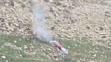 Mindestens drei Menschen waren an Bord - Hubschrauber stürzt in der Schweiz ab