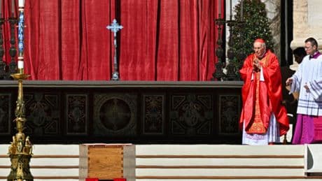 Obsèques du pape François: un hommage aux "gestes innombrables" du pontife envers les réfugiés