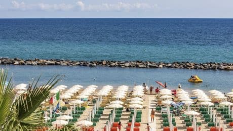 Strandurlaub: Italien im Sonnenschirm-Blues