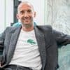 “Hij komt gewoon met alles weg”: kunstexpert uit ‘Stukken van mensen’ opnieuw onder vuur