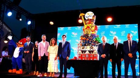 Port Aventura celebra 30 años con el estreno de un espectáculo con drones