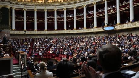Frankreich: Nationalversammlung stimmt für „Recht auf selbstbestimmtes Sterben“