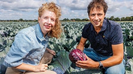 Hoge inkoopprijzen en kleine oogsten, toch wil Hak straks alleen nog biologische groente in de potjes: ’Consument mag er niets van merken’