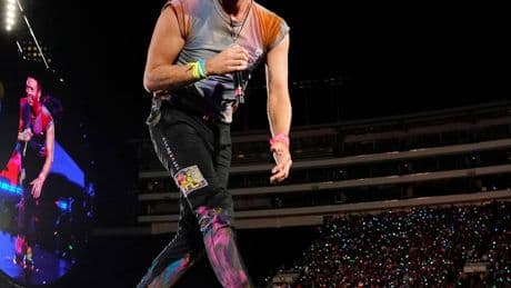 Video von Coldplay-Konzert geht viral: „Kiss-Cam“ entlarvt mutmaßliche Affäre von bekanntem CEO