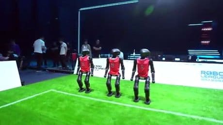 Los robots de la RoboCUp 2025 preparan el torneo con un amistoso: "No temen ser golpeados"
