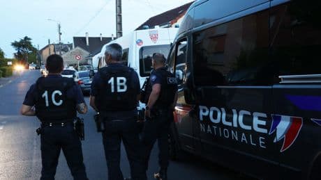Face aux «guérillas urbaines», Bruno Retailleau durcit le ton et envoie les CRS en première ligne