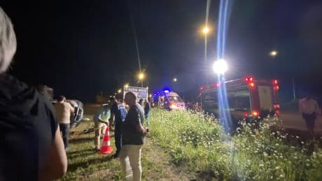 Sakarya'da minibüs tarlaya devrildi: 1 ölü, 1 yaralı