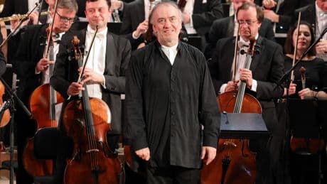 Direttore d’orchestra russo a Caserta, parte la caccia alle streghe