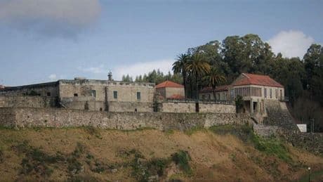 El castillo gallego donde vivió la primera reina de Europa