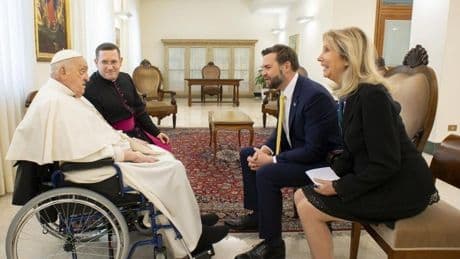El Papa recibe a Vance antes de impartir su bendición 'Urbi et Orbi'