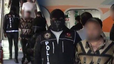 Son dakika... Kırmızı bültenle aranan 3 kişi yurtdışında yakalandı! Bakan Yerlikaya detayları paylaştı