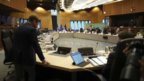 Trotz Trump: Die EU zeigt Härte gegenüber den Digitalkonzernen Meta und Apple