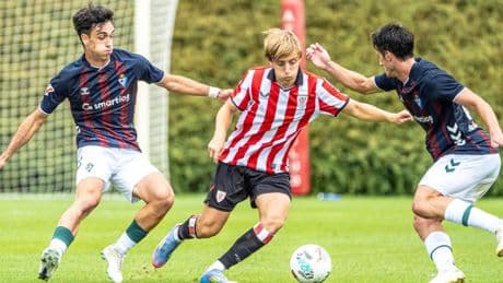 0-1: El Bilbao Athletic pierde frente al Eibar en Lezama
