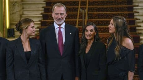 Leonor y Sofía copian el 'estilo Letizia' en los Premios Princesa de Girona 2025
