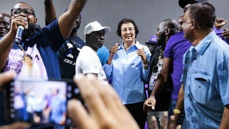 Zes politieke partijen Suriname sluiten regeerakkoord