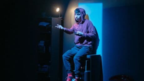 ‘A.K.A.’, distinto a los ojos de los otros