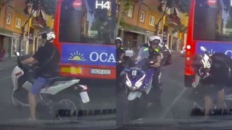 Un motorista adelanta en línea continua y lo pilla &#039;in fraganti&#039; la Guardia Urbana