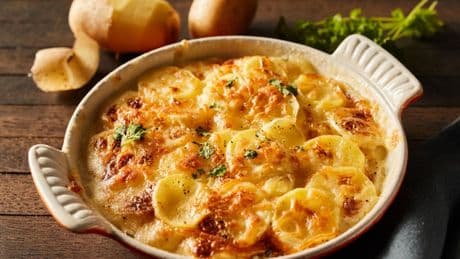 Kocht sich wie von selbst: Schnelles Rezept für den Feierabend: One-Pot-Kartoffelgratin mit nur fünf Zutaten