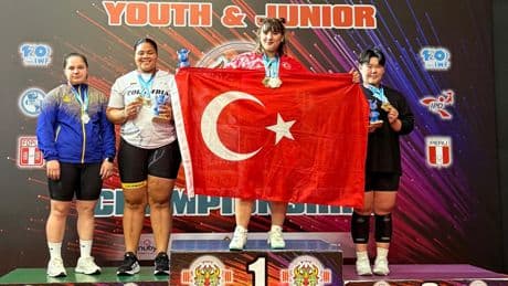 Milli halterci Fatmagül Çevik dünya şampiyonu