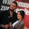 Mike und Leyla überglücklich: Die Heiter-Hochzeit beginnt mit einem Kater und endet im Regen