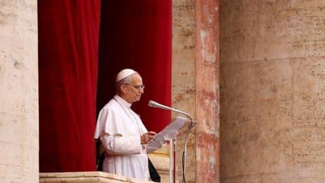 Pope Leo XIV Calls for End to War in First Sunday Blessing as Pontiff