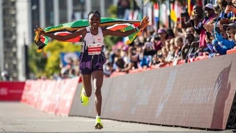 Ruth Chepngetich sospesa per doping: la primatista del mondo di maratona positiva all'idroclorotiazide
