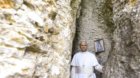 Anche il Papa ha un tubo che perde
