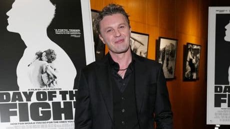 L'acteur Michael Pitt arrêté pour agression sexuelle