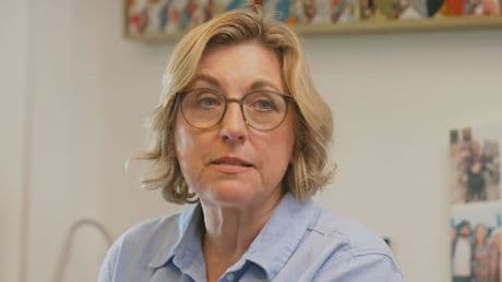 "Death Doula" Diane begleitet unheilbar kranke Menschen in den Tod