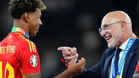Spaniens Nationaltrainer Luis de la Fuente im Gespräch: „Lamine Yamal ist von Gottes Zauberstab berührt“