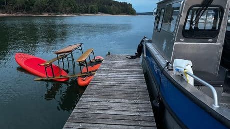 Trio mit Bierbank-Boot aus dem Verkehr gezogen