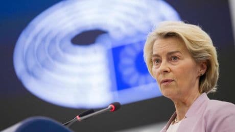 Handelskonflikt: „Nicht einfach schlucken, was Trump sagt“ – Ist von der Leyen zu zahm gegenüber dem US-Präsidenten?
