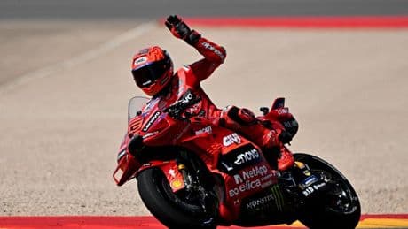 Marc Márquez regala un anticipo: 'pole' estratosférica de récord en Motorland