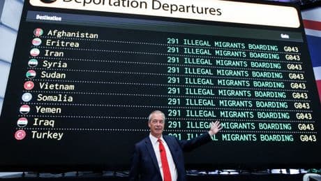 Farage se suma a la ultraderecha europea y promete expulsar del Reino Unido a cientos de miles de inmigrantes