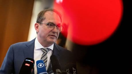 Umgang mit der AfD: Dobrindt: SPD-Beschluss zu AfD-Verbotsantrag "kein Auftrag"