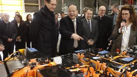 Las condiciones laborales de los 1.900 trabajadores chinos de Figueruelas (Zaragoza): salarios locales con exenciones de cotización