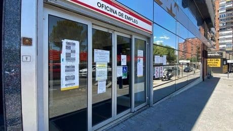 El SEPE avisa: los requisitos obligatorios para pasar de la RAI al subsidio de mayores de 52 años
