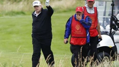 Donald Trump in Schottland: Mit Dudelsackmusik gegen den US-Präsidenten