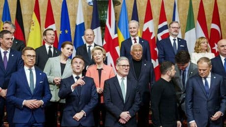 Meloni dopo la call dei leader europei: «Trump ha aperto a garanzie Nato per Kiev». L'Ue: no diktat di Putin a Zelensky