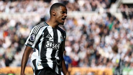 La Real Sociedad se frota las manos con Isak: estos son los millones que se podría llevar con su venta al Liverpool