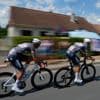 Bijzondere actie Van der Poel en Rickaert levert bijna snelste Tour-rit ooit op