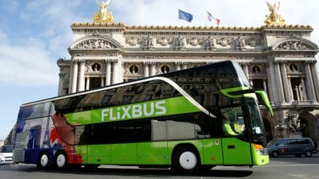 "Cars Macron" : le succès populaire freiné par l’absence de gares adaptées