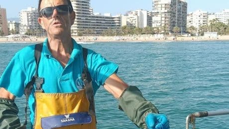 «Sacamos 20 capazos de medusas; en Asia se las comen»