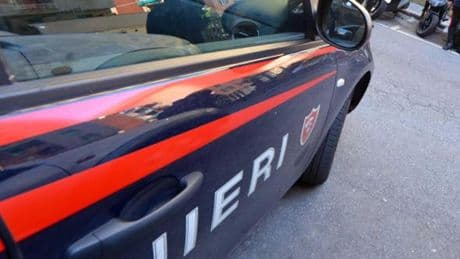 Rapina studentessa in strada a Genova puntandole un coltello alla gola, arrestato