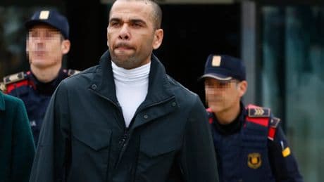 Dani Alves gana la batalla a su exmujer: la justicia da la razón al futbolista y recupera 628.000 euros