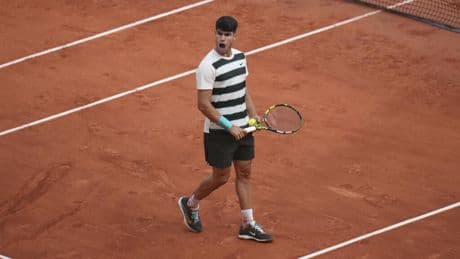 French Open Day 8: Carlos Alcaraz and Iga Swiatek make it through to quarter finals