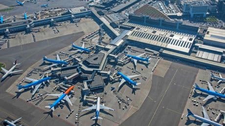 Nederland moet krimp Schiphol volgens Europese Commissie beter onderbouwen: ’Kritiek op rekensommen adresseren’