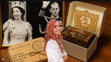Dalla torta di nozze di Elisabetta II alle croste della pizza di Elvis: cosa c'è dietro i feticci alimentari