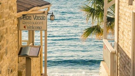 Vacanze, gli errori da evitare per non cadere nelle truffe quando prenotate